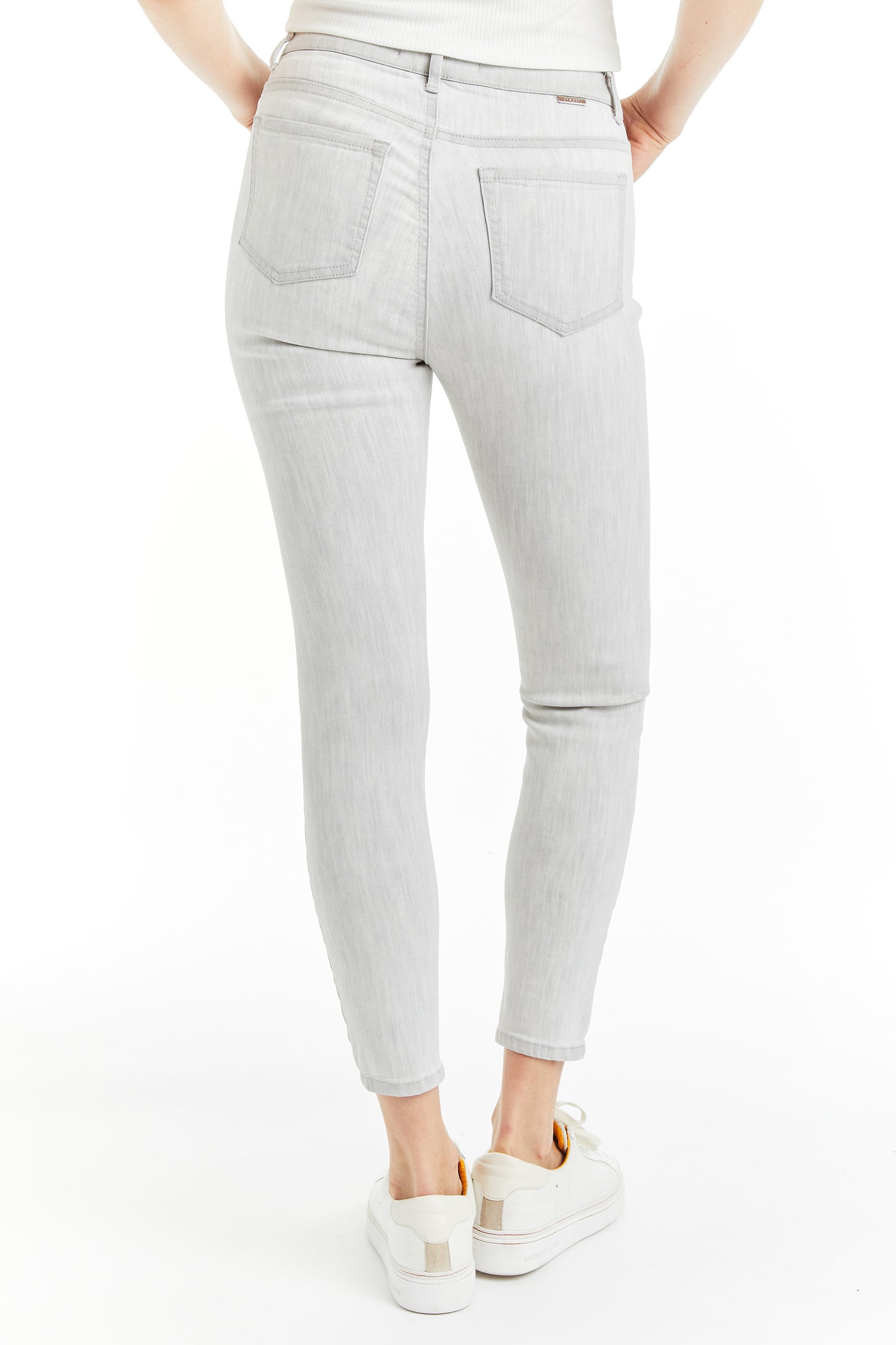 Mona - Crop Skinny With Knee Slit