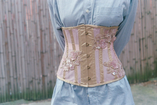 How to Style Denim Corset Tops: Trendy, Confident, and Fashion-Forward Looks